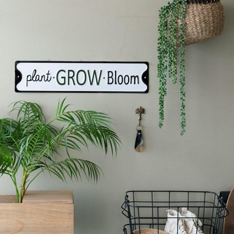 グリーンやガーデンアイテムによくなじむ。plant GROW Bloom