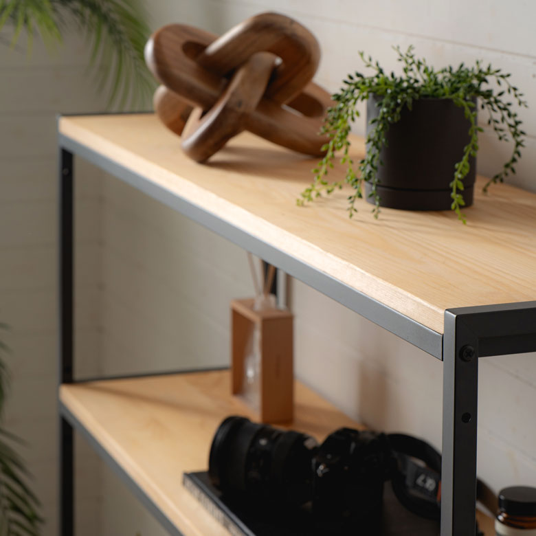 ワイド＆スリム設計