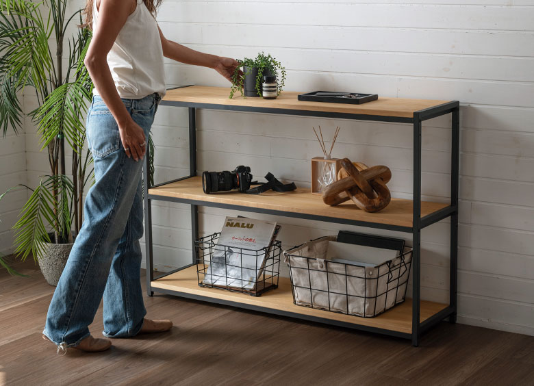 ワイドに魅せる壁面収納