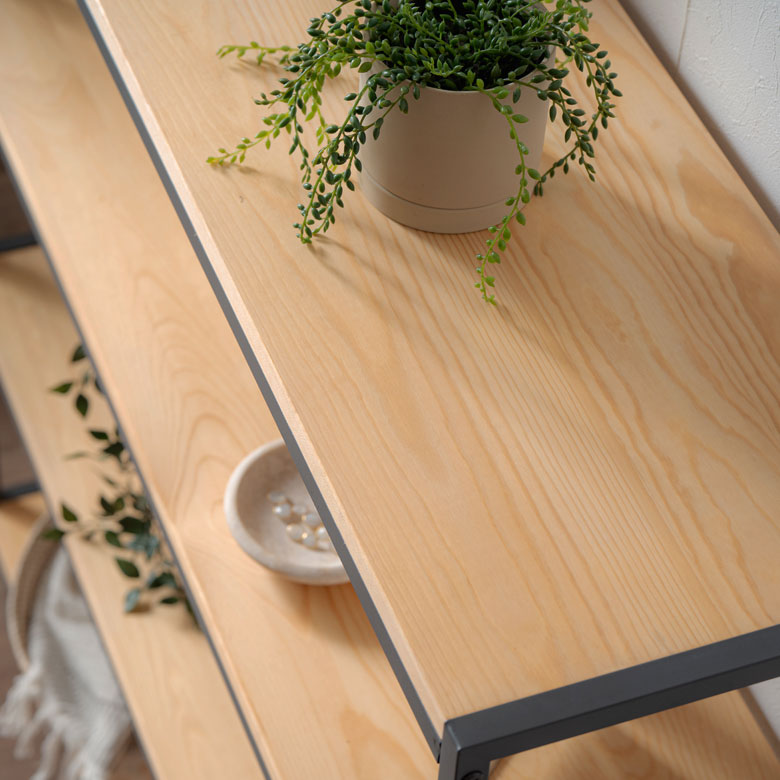 ワイド＆スリム設計