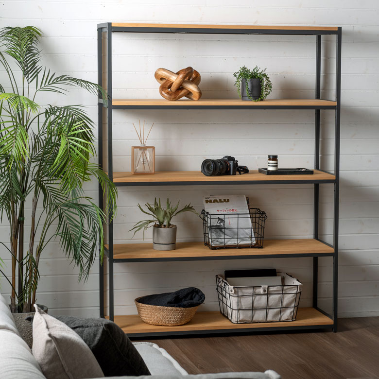 収納力があり、見せる収納にも映える棚