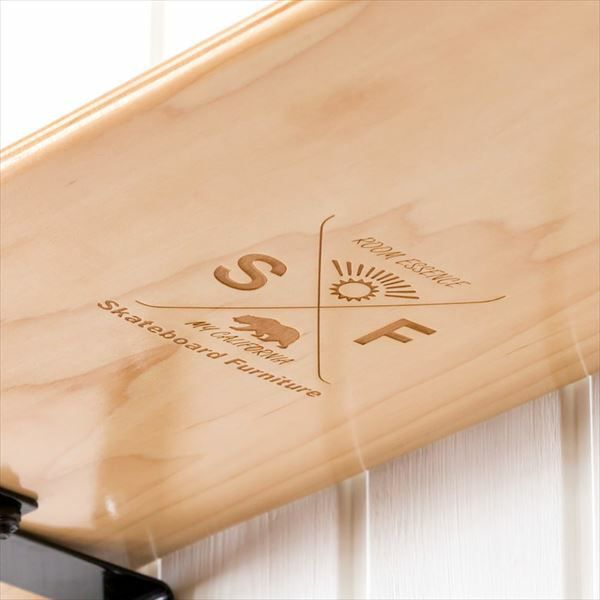 完成品】本物のスケートボードから作られた ウォールシェルフ(91049