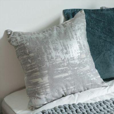 ハンドペイント調 クッションカバー 45×45cm グレー×シルバー ラメ プリント (66564)【生活雑貨のELEMENTS本店】