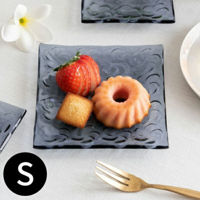 ガラスプレート プレート スクエア Sサイズ 約 W 13cm D 13cm H 1.5cm グレー スモークブルー クリア 食器 ガラス皿 皿 スクエア皿 小皿 四角 スクエアプレート 角皿 前菜 花 プランジパニ エスニック バリ島 リゾー