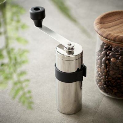 コーヒーミル ステンレス 日本製 120ml 約 W 4.7cm D 4.7cm H 13.5cm 手動 手挽き セラミック刃 粒度調節 分解 洗浄可 ハンドル収納 磨屋 携帯 アウトドア キャンプ BBQ 登山 出張 旅行 コーヒー 珈琲 豆挽き ミル 