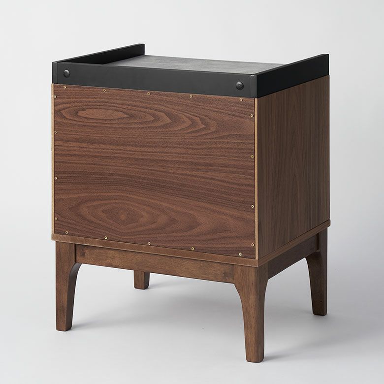 天然石を超える新素材天板と天然ウォールナットのナイトテーブル