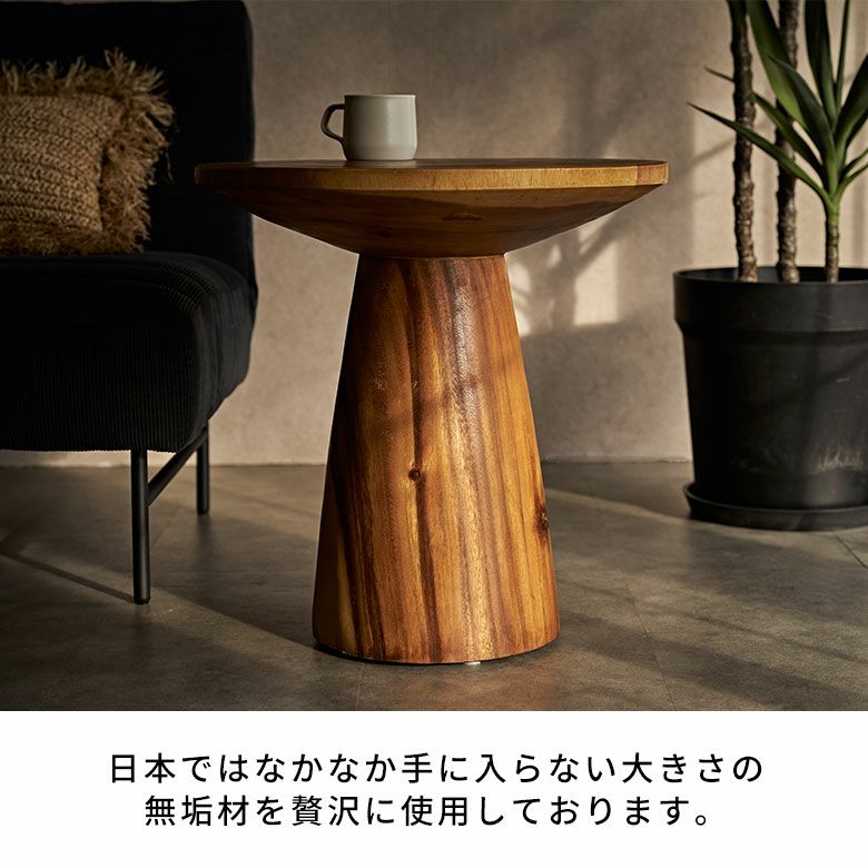 バリ島のヴィラやホテルでよく使われているモンキーポッドの丸太から