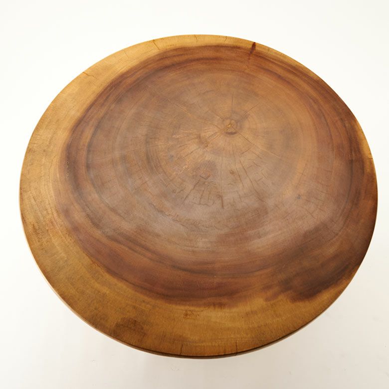 バリ島のヴィラやホテルでよく使われているモンキーポッドの丸太から